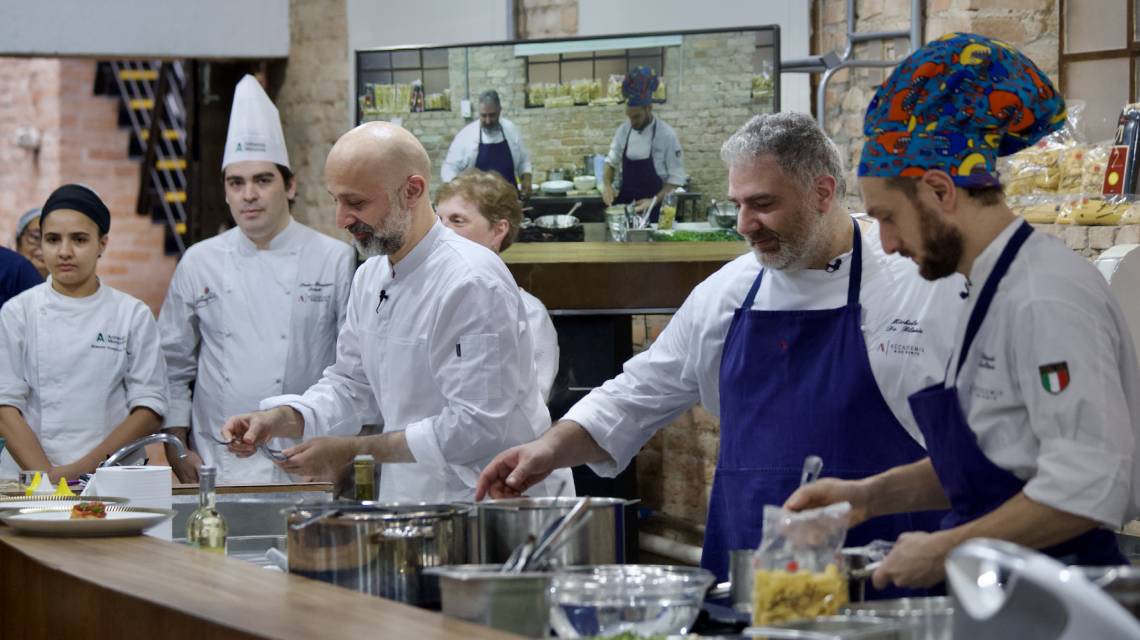 Universidade Anhembi Morumbi recebe chef italiano Niko Romito para masterclass e final de concurso