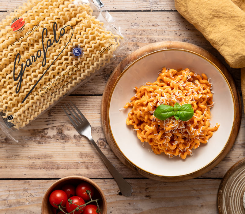 Pasta Garofalo - FUSILLI LUNGHI GAROFALO MIT TOMATEN UND RICOTTA