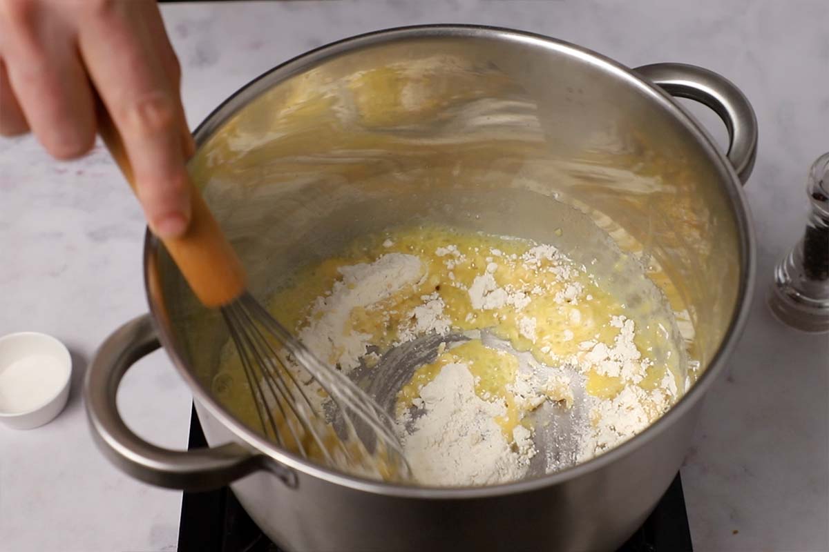 paso a paso canelones de marisco bechamel