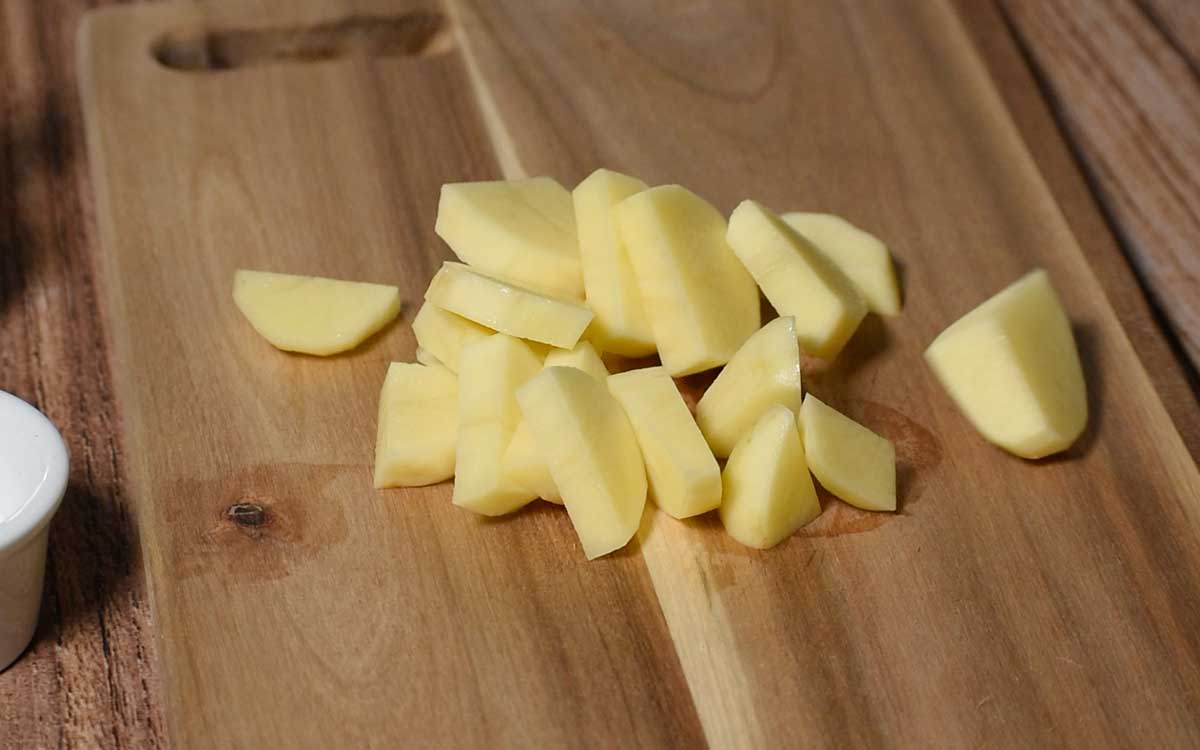 Paso a paso mafalda con crema de patata y brócoli cortar patata