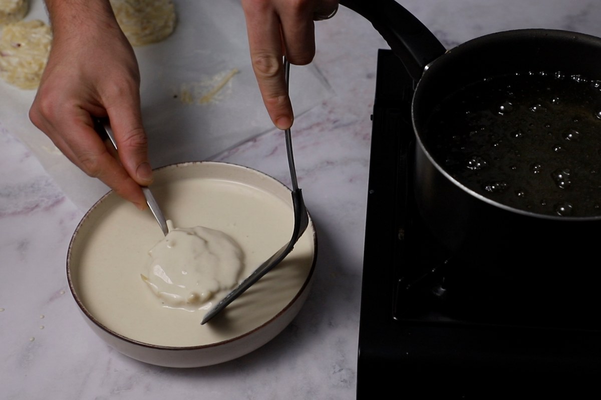 Paso a paso frittata di pasta sumergir en batido