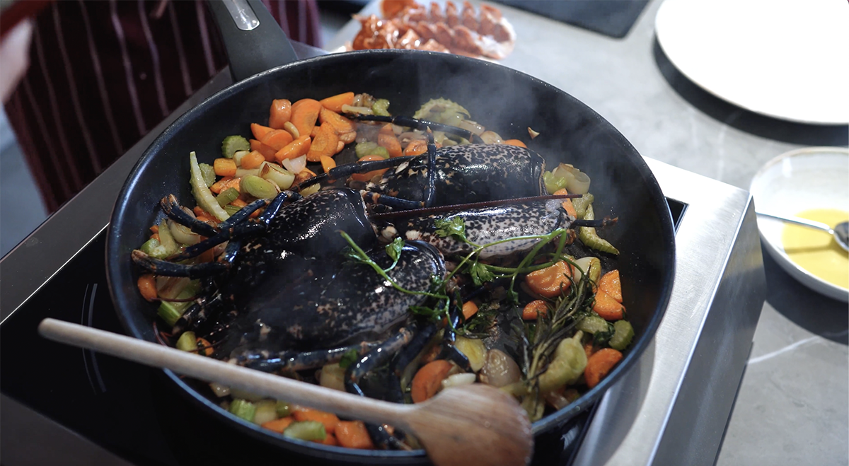 linguine con bogavante - preparar bogavante