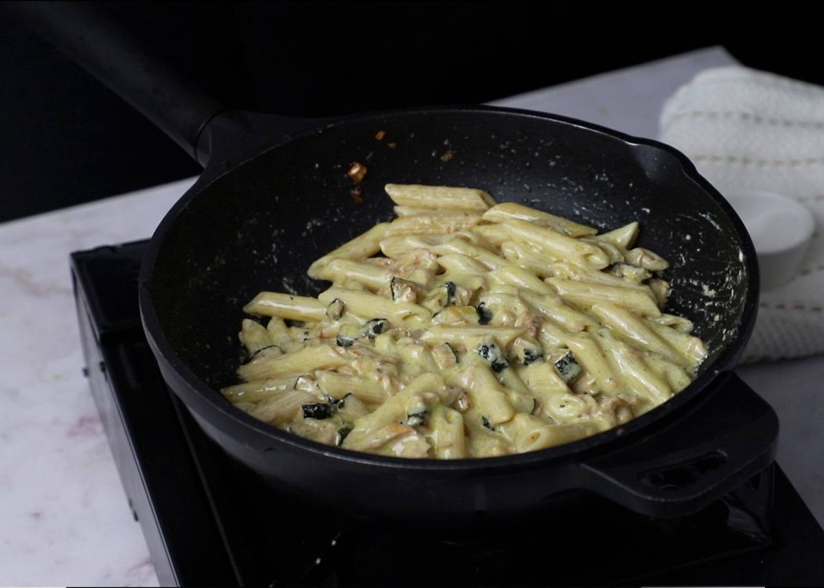 paso a paso macarrones con atun agua