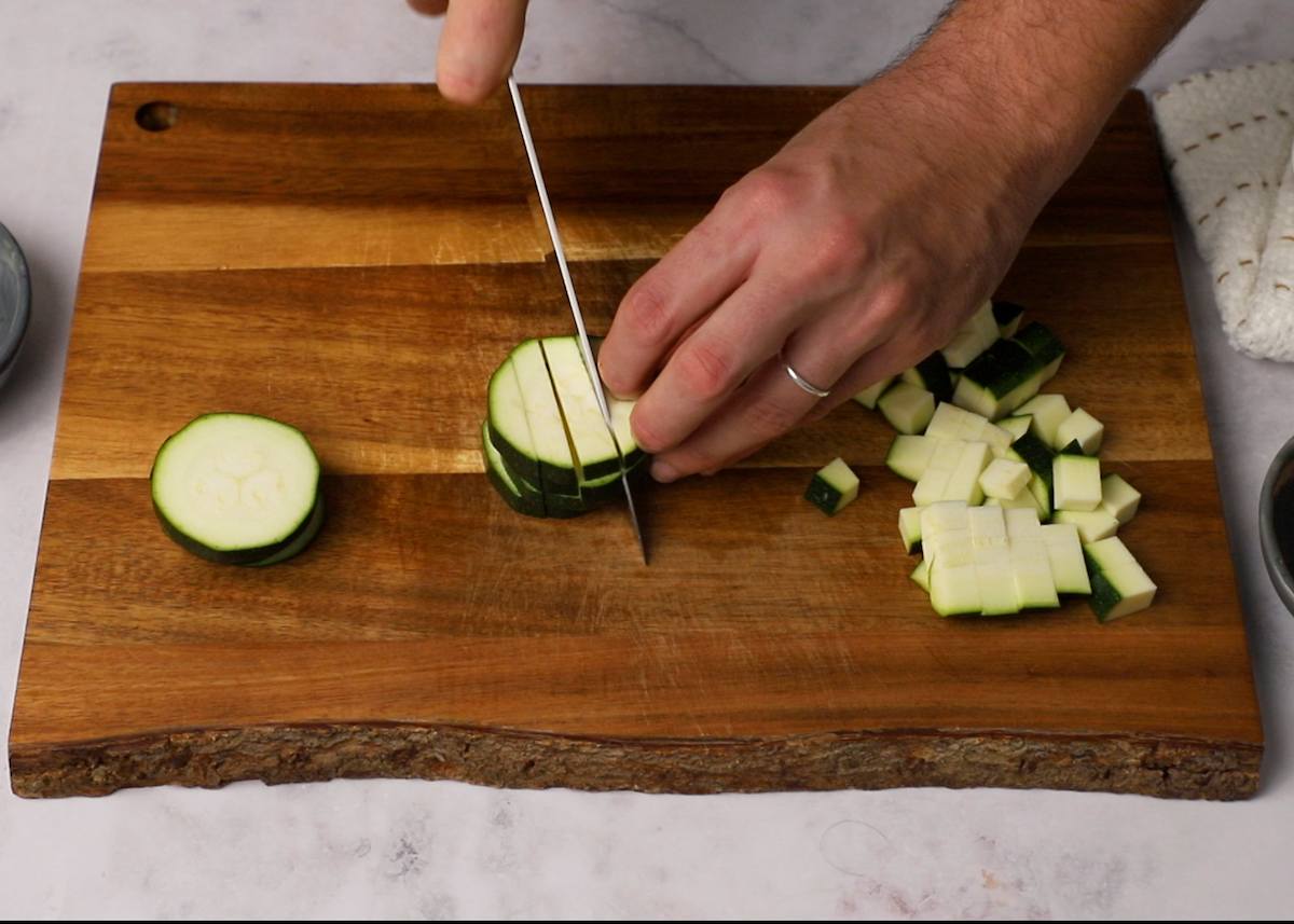 paso a paso macarrones con atun calabacin