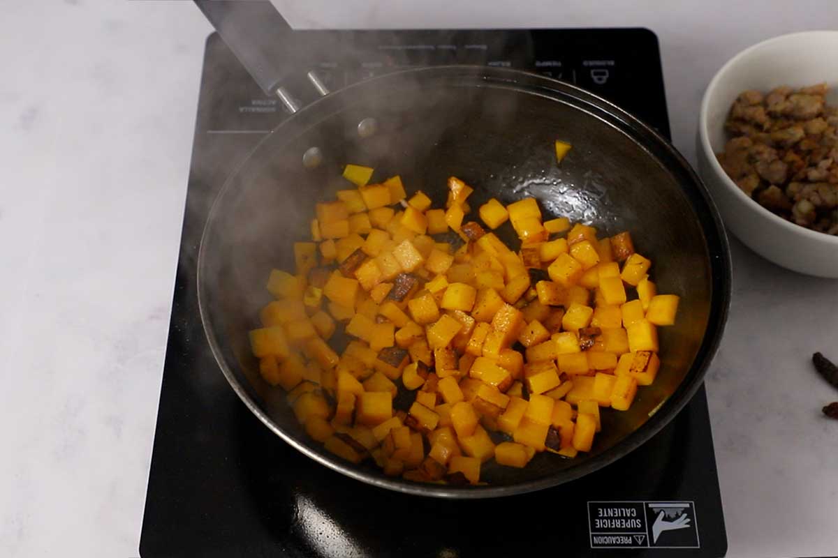 paso a paso macarrones con salchichas cocinar calabaza