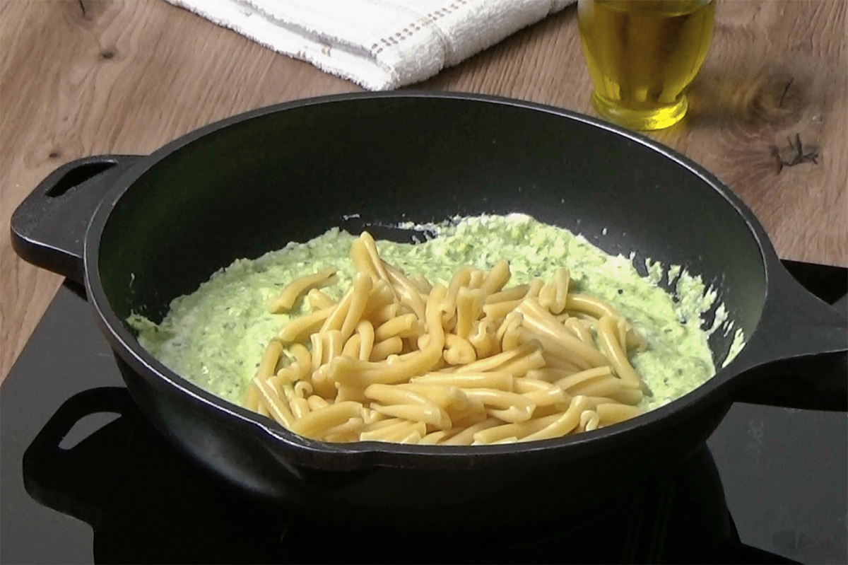 pasta con albahaca