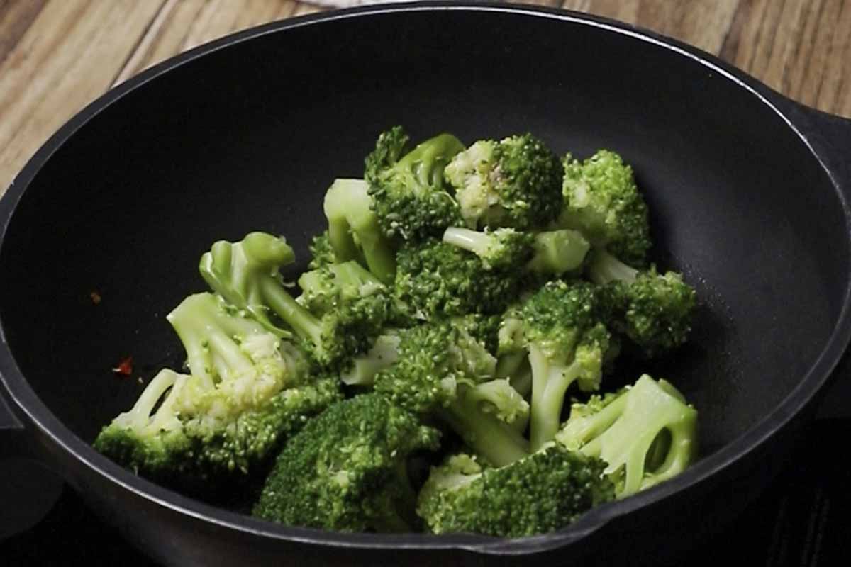 paso a paso pasta con brocoli SALTEar brocoli