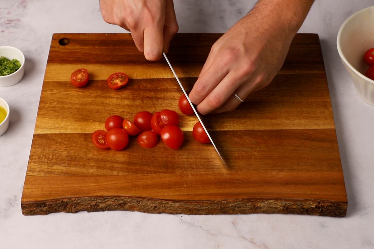 Paso a paso pasta con calamares tomate cherry