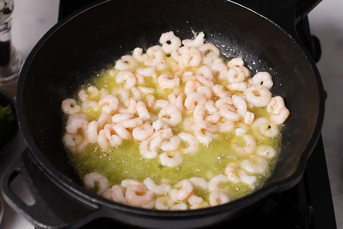 paso a paso pasta con camarones camarones