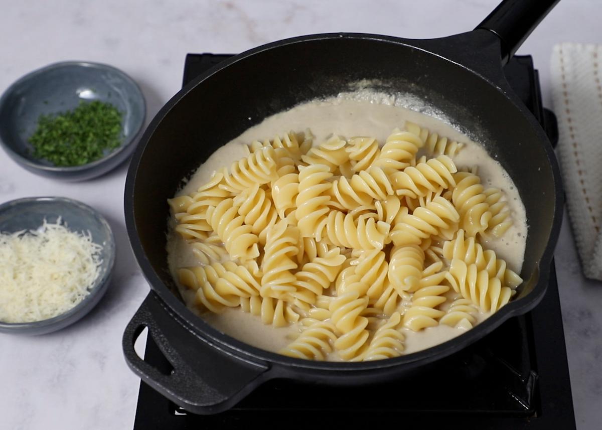 paso a paso pasta con crema de champiñones pasta y crema