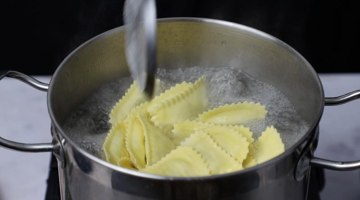 paso a paso pasta con queso hervir pasta