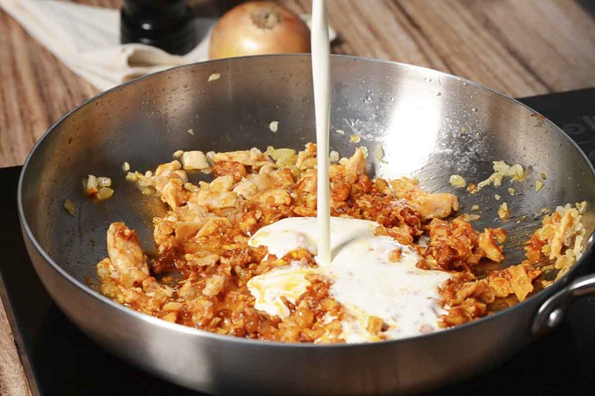 paso a paso pasta salmón nata añadir nata