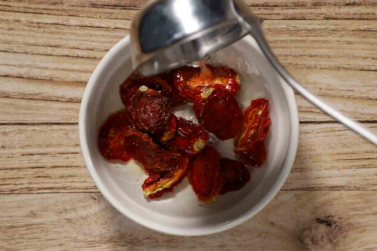 paso a paso pasta con tomates secos hidratar