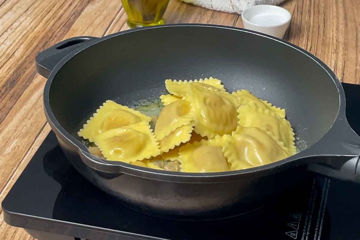 Ravioli-de-calabaza-con-berberechos-coccion