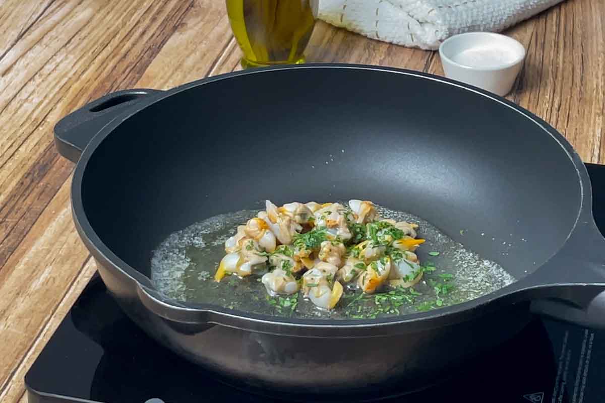 Ravioli-de-calabaza-con-berberechos-salsa