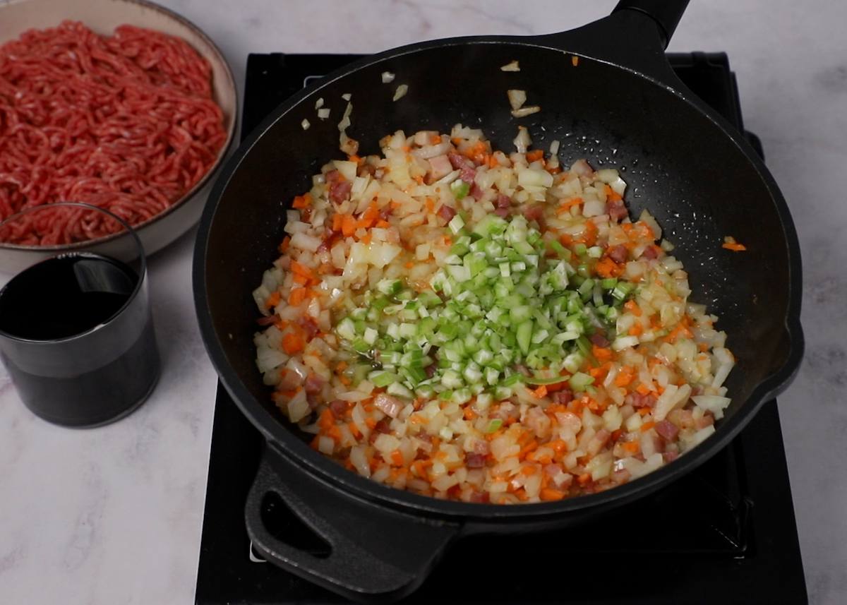 Paso a paso tagliatelle al ragù sofreír todas las verduras