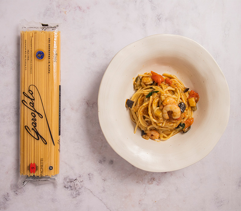 Pasta Garofalo - Espaguetis con gambas y tomate: Receta irresistible