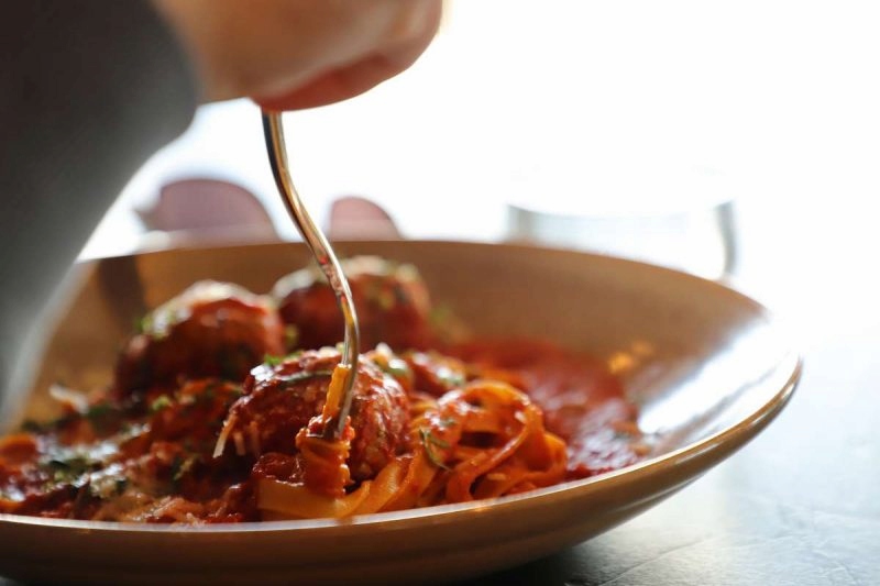 Comida tradicional italiana espagueti