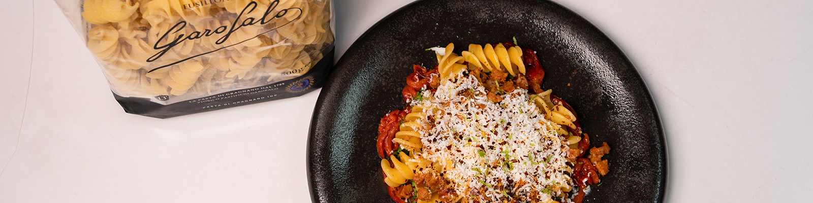 Pasta Garofalo - Fusillone con salsa de pepperoni, chistorra y queso de cabra Majorero