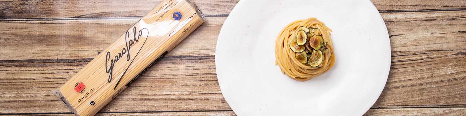 Pasta Garofalo - Spaghetti alla nerano: receta italiana auténtica con calabacines y provolone