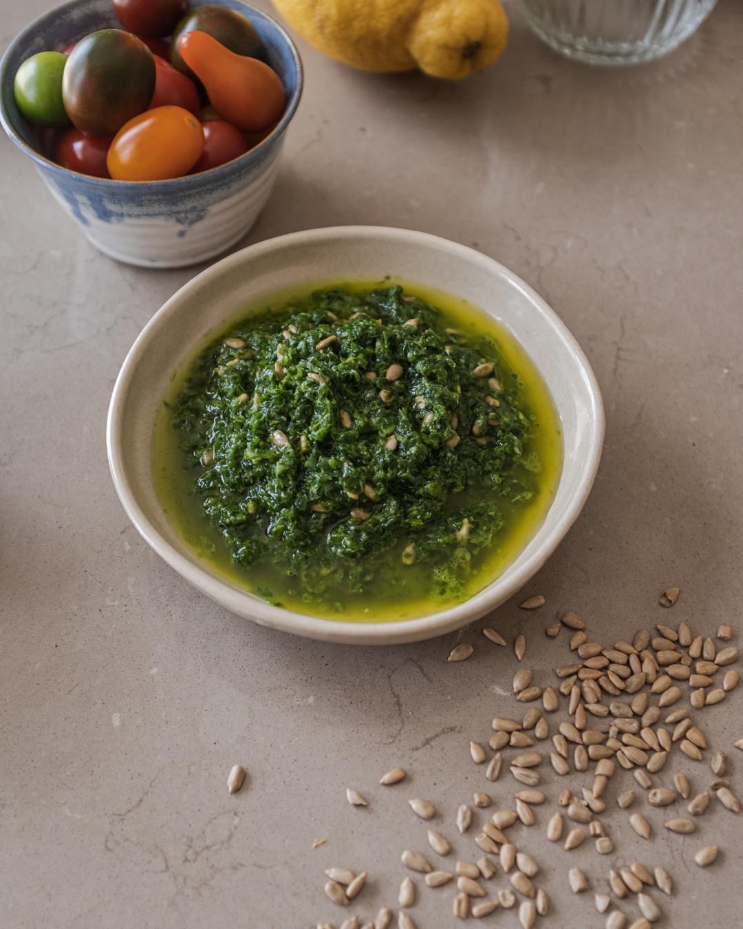 Pesto och pasta, en självklar kombo! Vill du veta hur du gör en klassisk  pesto med pinjenötter, basilika, olja, vitlök och pecorino kan du titta in  på /se/recept/. #pastagarofalo #pastagarofalose #pasta  #PastaLover #